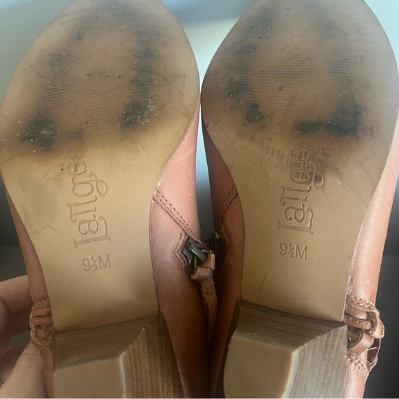 Latigo Women's Brown Ankle Booties - Picture 4 of 5